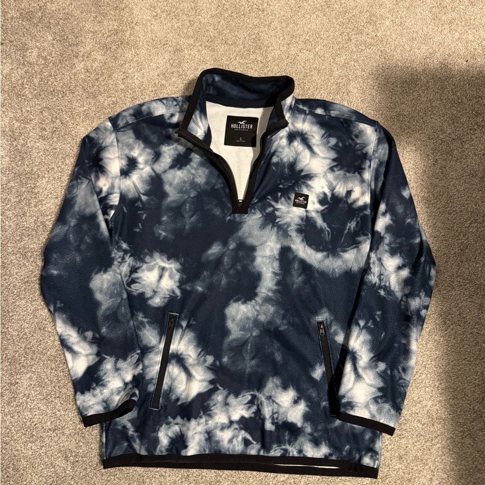 Hollister three-quarter zip small